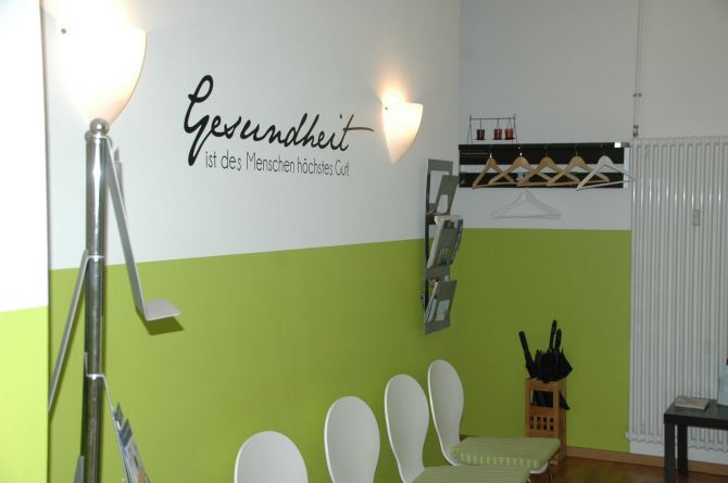 therapiezentrum-wiesbaden-delkenheim-kirchenstueck-wartebereich